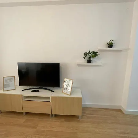 Holidays2malaga 2 Bedroom Armengual De La Mota Close Shopping Center Apartment Malaga