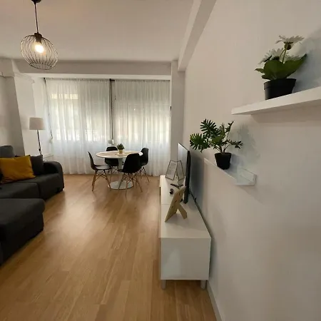 Holidays2malaga 2 Bedroom Armengual De La Mota Close Shopping Center Apartament *